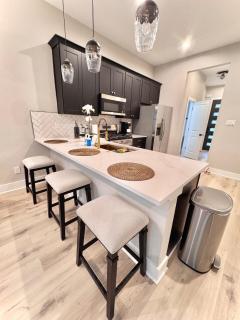 Independence Heights Getaway Brand New & Stylish - 7