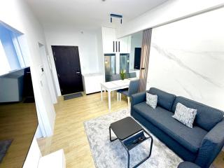 Stylish Luxe Apt in Gentry Manor - 6