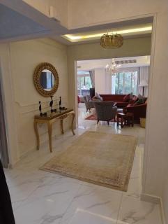 Modern 2BR Apartment with Private Garden Patio, Stone Residence New Cairo - Il Cairo - 7