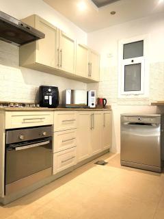 Elegant Hydepark Apt With Garden - 2