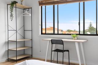Budget Double Room in Belmore - Convenient Stay Near Shops - Shared Bathroom - 4