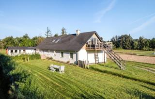 2 Bedroom Gorgeous Apartment In Pandrup - 0