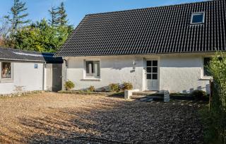 2 Bedroom Gorgeous Apartment In Pandrup - 1