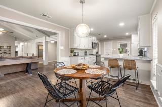 Cosy Waterfront Home - 2