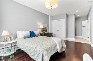 Large Luxury 2 Bedroom Unit - 0