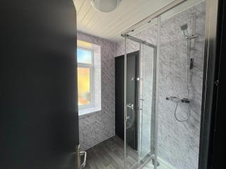 Spacious 6-Bed Stay in City Centre Warrington by Eason Stays, Perfect for Contractors, Business Travelers & Groups - with Free Parking! - Warrington - 4