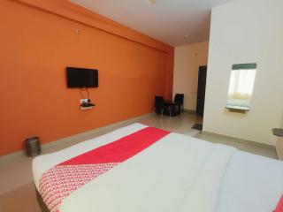 Hotel O P N K Suites - 8