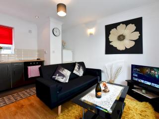 Pass the Keys Stylish House with Great location in Canton - Cardiff - 0