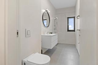 Stylish North Flat & Parking - 8