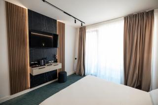 Senior Apartment with Lake View - 3
