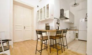 Budget Apartment by Hi5 - King street - for groups - 4