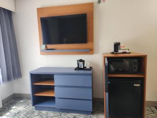 Country Inn & Suites by Radisson, Dahlgren-King George, VA - 1