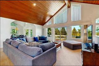 Sleek Hill Haven with Martis Valley Views - 8