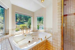 Sleek Hill Haven with Martis Valley Views - 2