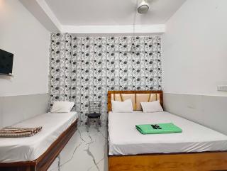 Hotel Ayodhya SARAL STAY INN - Near 450m Ramjanambhoomi -Fully Air Conditioning Rooms -Free Wifi -Free Parking -Best Hotel In City - 2