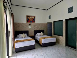 Kerti Beach Bungalow and Restaurant - 4