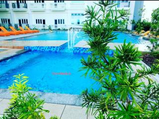 Lafayette Park Square with balcony facing pool view - 0