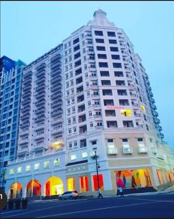 Lafayette Park Square with balcony facing pool view - 7