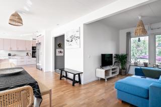 Spacious Family Home with Backyard - 5