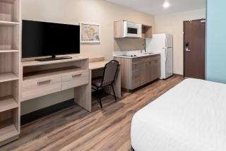 WoodSpring Suites Greenville Airport - 3