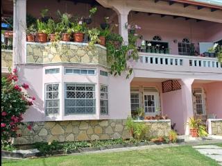 PeachBloom Terrace Inn - Saint George's - 7