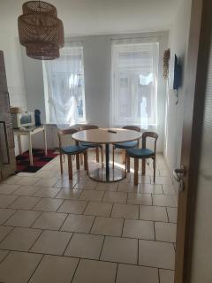 Wie Zuhause Gemütliche 2-Zimmerwohnung 65 m2 mit großer Küche 4 Betten DE, PL, EN - Leipzig - 9