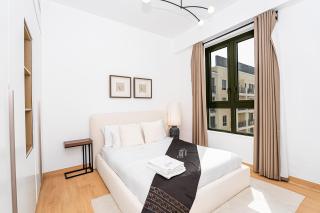 Escape24 - Luxury 2BR in La Rive 3 with Beach Access at La Mer Jumeriah 1 Dubai - 5