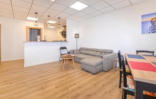 2 Bedroom Cozy Apartment In Prunete - 9