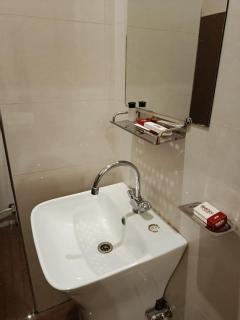 MidCity Hotel & Restaurant - 5