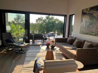 DOBRE 23j - Dom nad jeziorem, z basenem i linią brzegową - 1