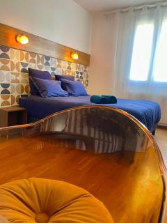 Mid Century - 3 bedrooms - Parking - 6 people - 3