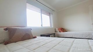 Bright Room Near Beaches and Airport - 0