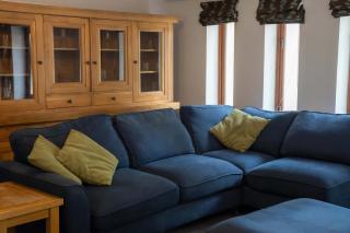 Perfect Retreat With Parking Garden & Great Views - 6