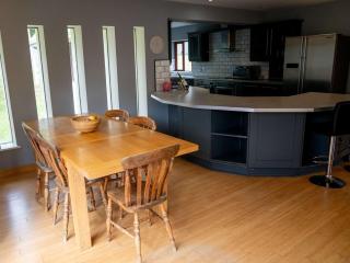 Perfect Retreat With Parking Garden & Great Views - 1