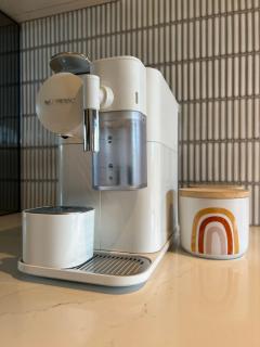 Fuller Holidays - Jali, Byron Town Entertainer - 3