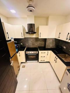 Charming 1BR Apartment in the Heart of Lahore - 6