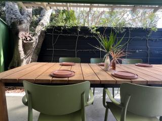 Fuller Holidays - Jali, Byron Town Entertainer - 5