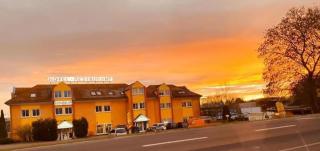 Hotel Auberge Restaurant - 7