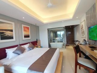 The Peace Palace Luxury Hotel and Restaurant - 5