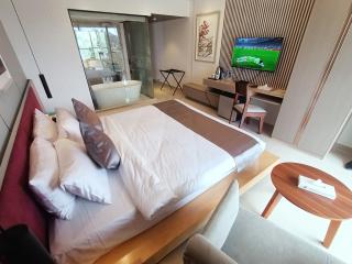 The Peace Palace Luxury Hotel and Restaurant - 0