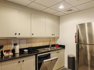 Charming 4BR on JBR Beach Close to Metro & Shops & Dining, Perfect for Families & Groups - By Sunkissed Holiday Homes - 4