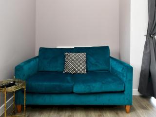 Pass the Keys Modern 1-Bed w Free Parking Peaceful Cardiff Stay - Cardiff - 1