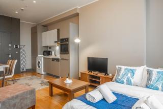 Modern Studio Retreat fully furnished - 6