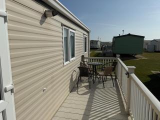 Meadow Lakes 82 - Golden Palm Resort - Meadow Lakes Caravan Hire - 1