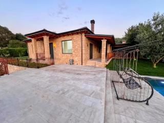 Green Garden Villa & Pool - 2