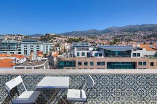 Top Floor Apartment 805 - 0