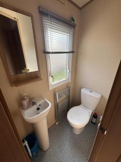 The Retreat 36 - Golden Palm Resort - Meadow Lakes Caravan Hire - Chapel Saint Leonards - 9