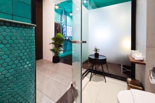 CRIMSON SERIES - Boutique Hotel & Wine Bar - 1