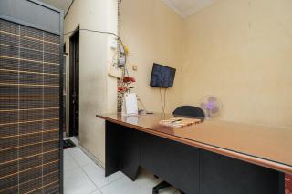 RedDoorz At Graha 99 Simomulyo - 2