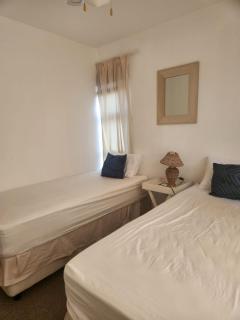 Umhlanga Rocks Beach Flat The Shades 2 Bedroom - 1